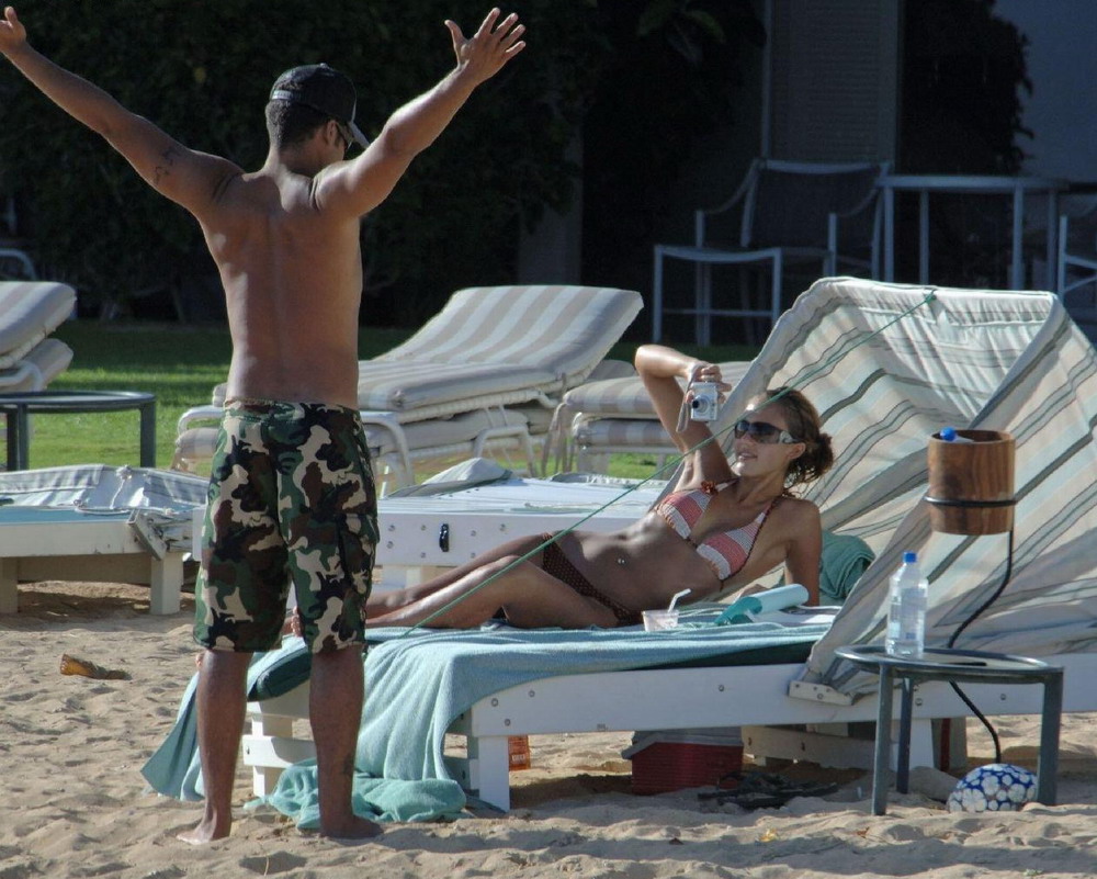 Jessica Alba sur la plage